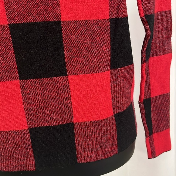 Tommy Bahama Red & Black Buffalo Check Plaid Long Sleeve Mock Neck Sweater - Picture 14 of 16